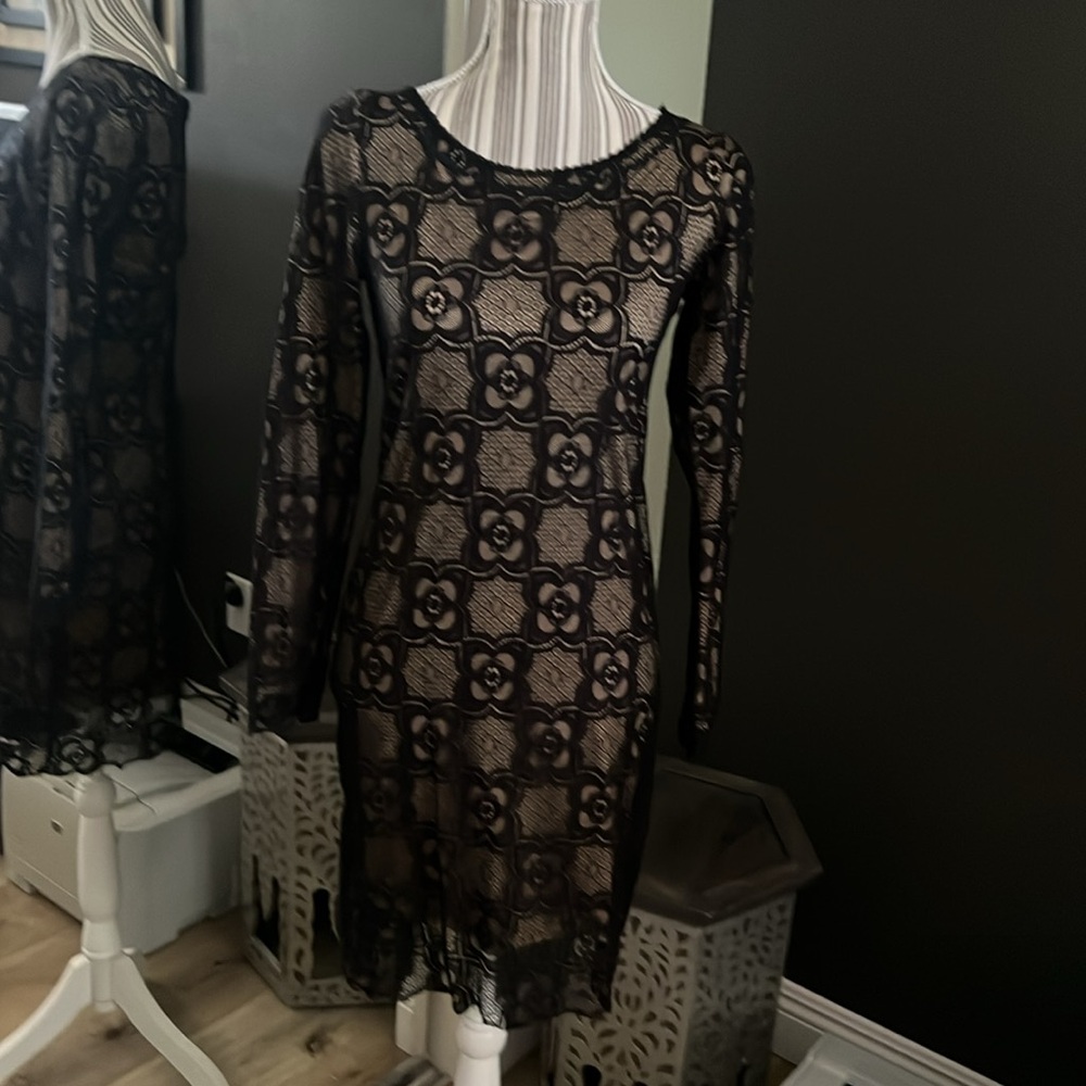 Max Studio, black lace dress, XS (long sleeve lace overlay) - Picture 2 of 6